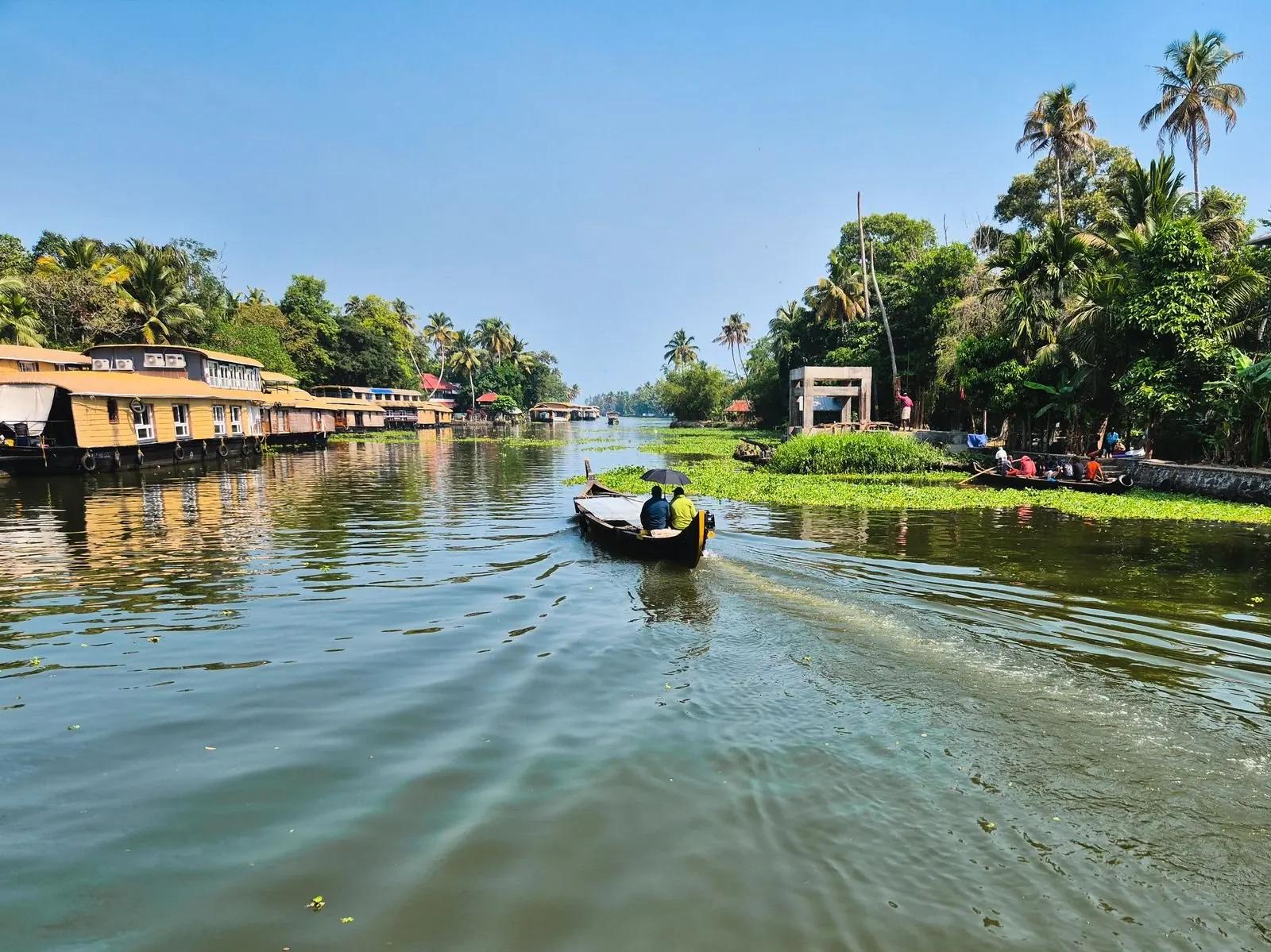 Backwater canal, Alappuzha