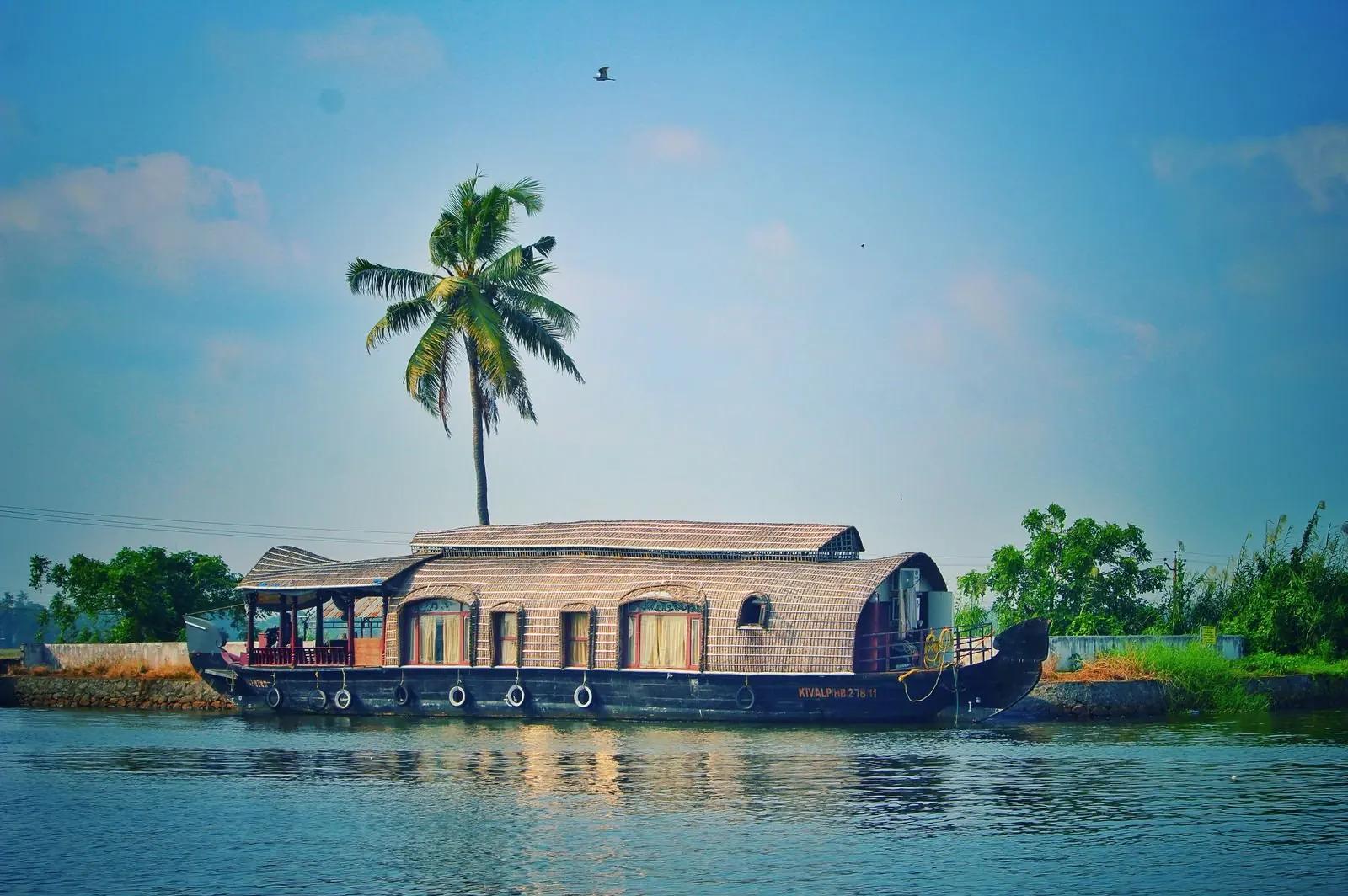 Houseboat on the backwaters, Alappuzha
