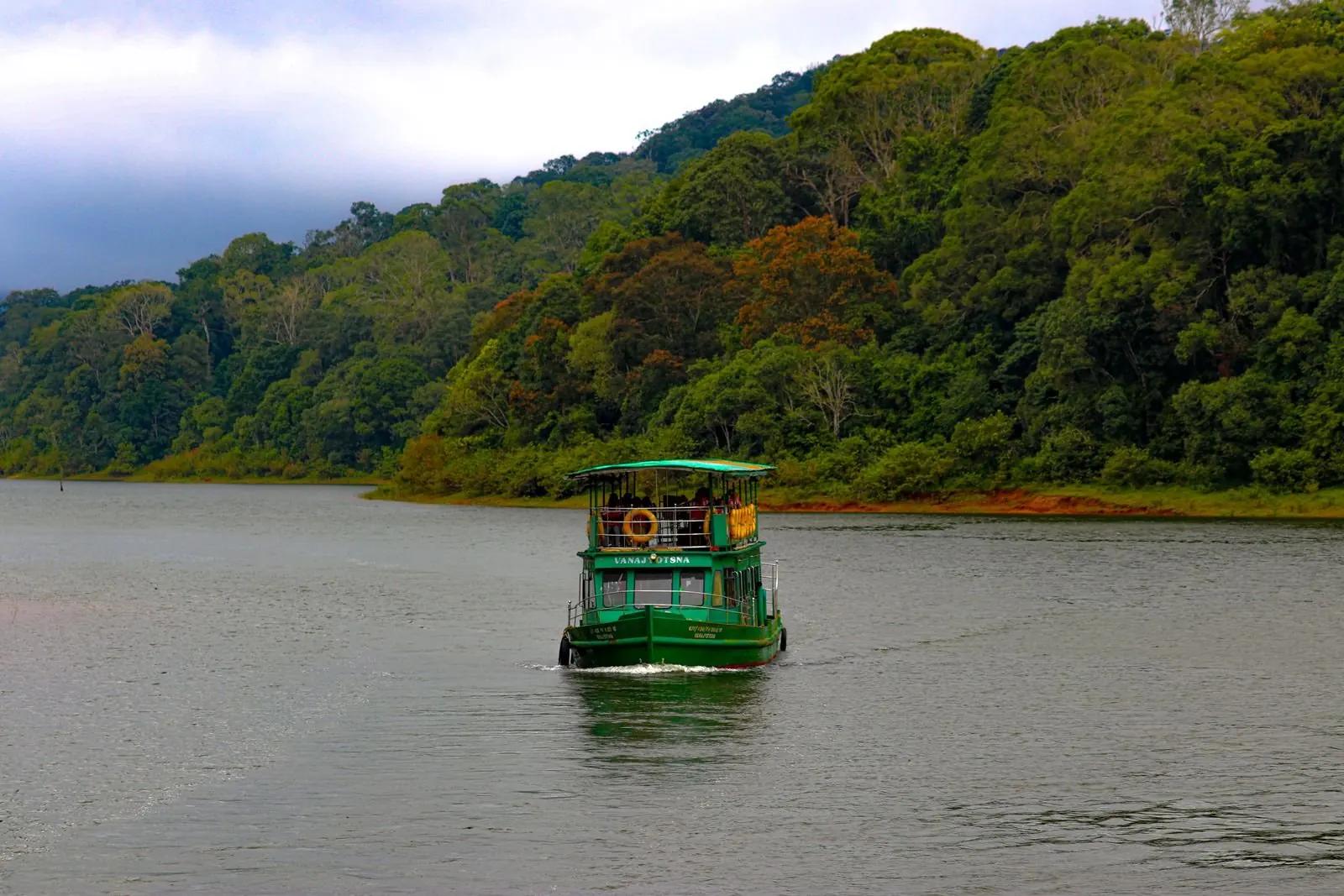 Boat ride on Periyar Lake, Thekkady